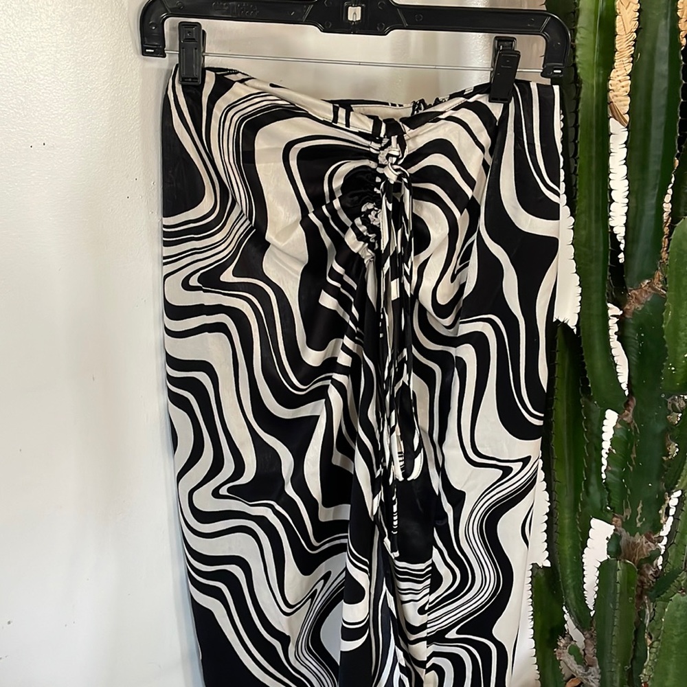 Black and White Patterned Skirt